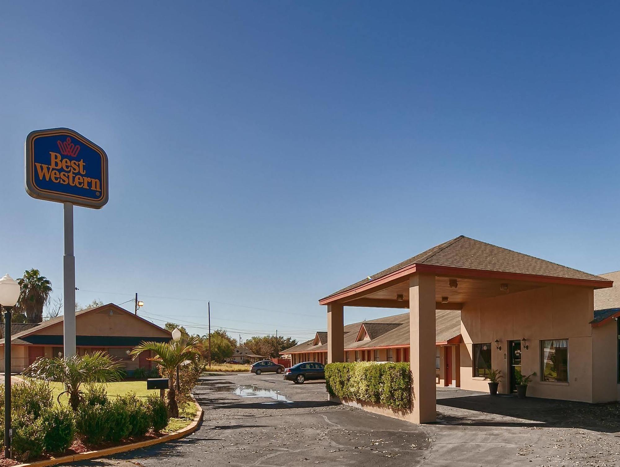 Surestay Hotel By Best Western Zapata Bagian luar foto