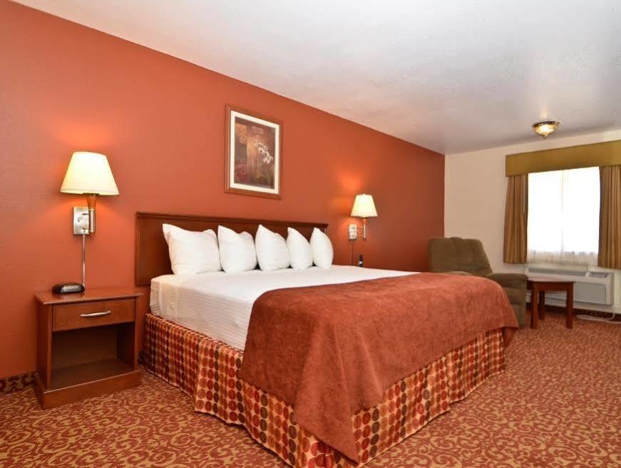 Surestay Hotel By Best Western Zapata Bagian luar foto